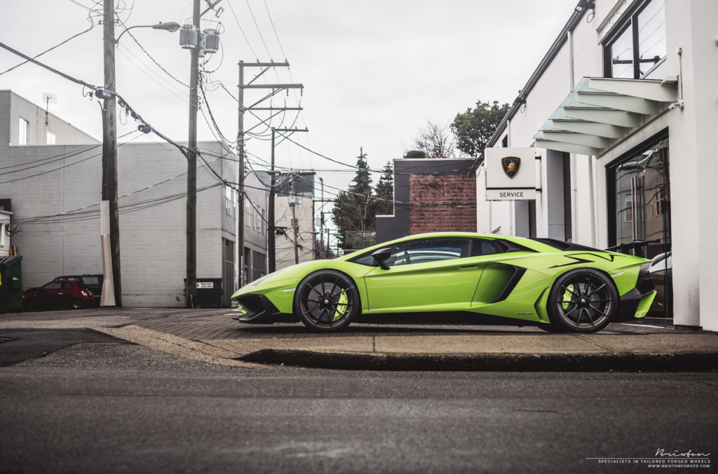 lamborghini aventador sv lp750-4 verde scandal brixton forged wr3 ultrasport+ forged wheels 1 piece ODB fine texture