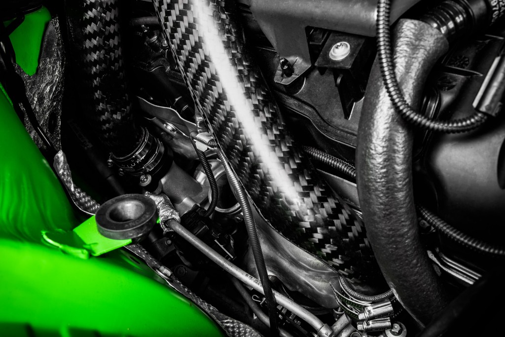 F8x S55 Carbon Fiber Charge Pipes-4