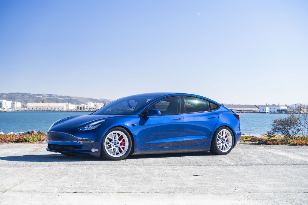 Tesla Model 3 on Forged EC-7R Wheels in Brushed Clear 01