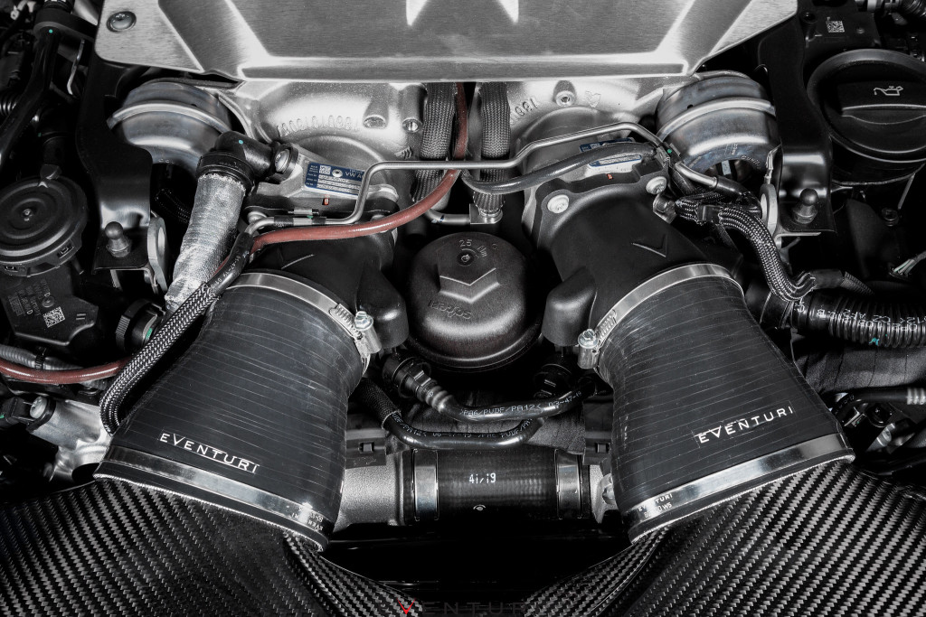 Eventuri_Audi_C8_RS6_RS7_Carbon_Intake-6